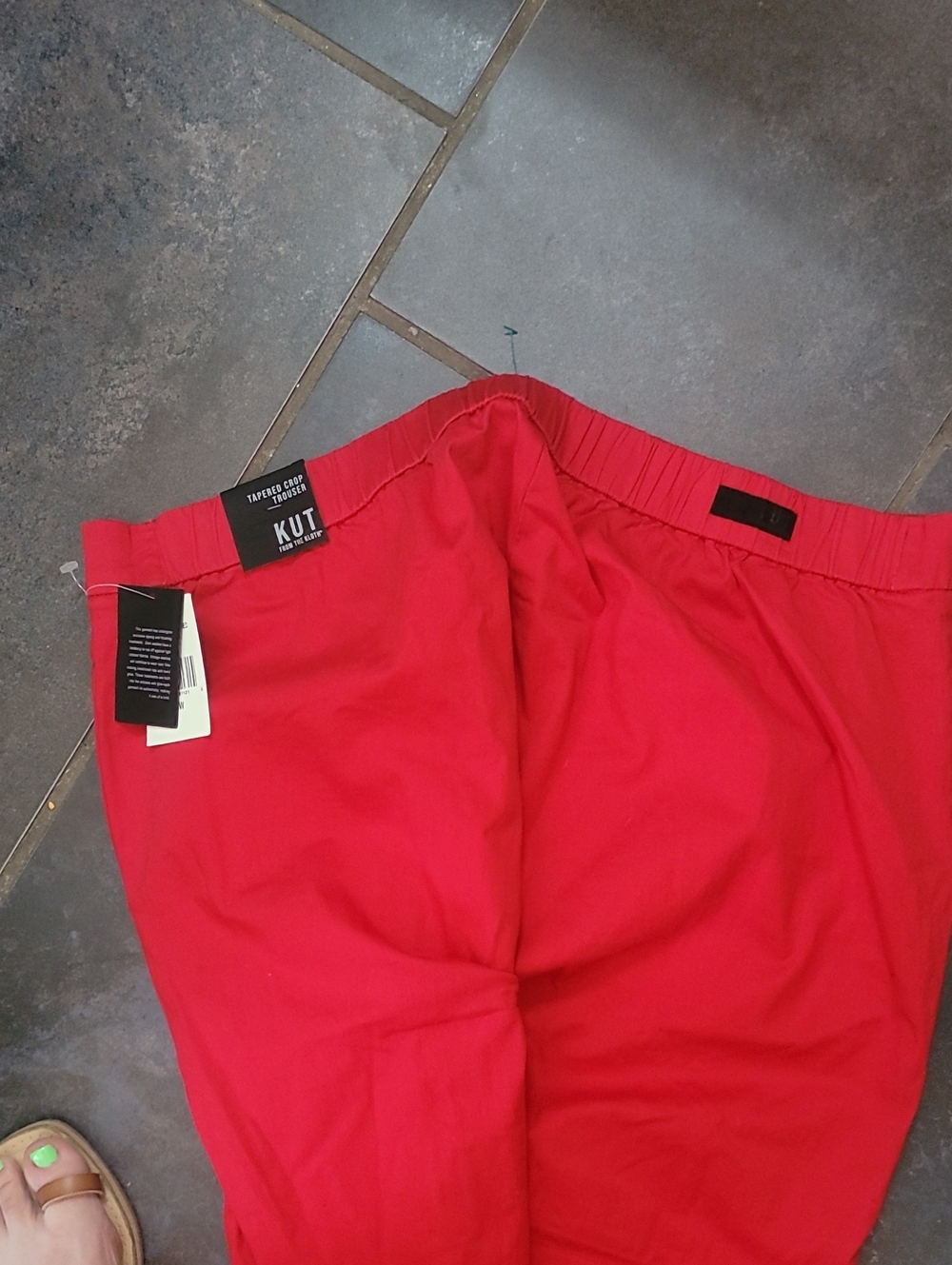 NWT Kut From The Kloth Red Tapered Crop Trouser Bottoms Size 18W - Picture 4 of 5